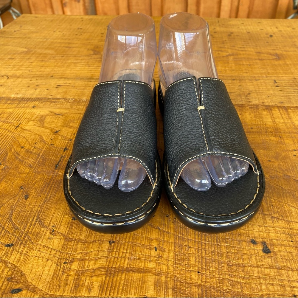 BOC Wmns 7 Dark Brown Leather Slipon Sandals